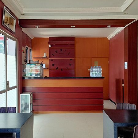 Hotel Oyo 92098 Kost Orange Syariah Makassar Esterno foto