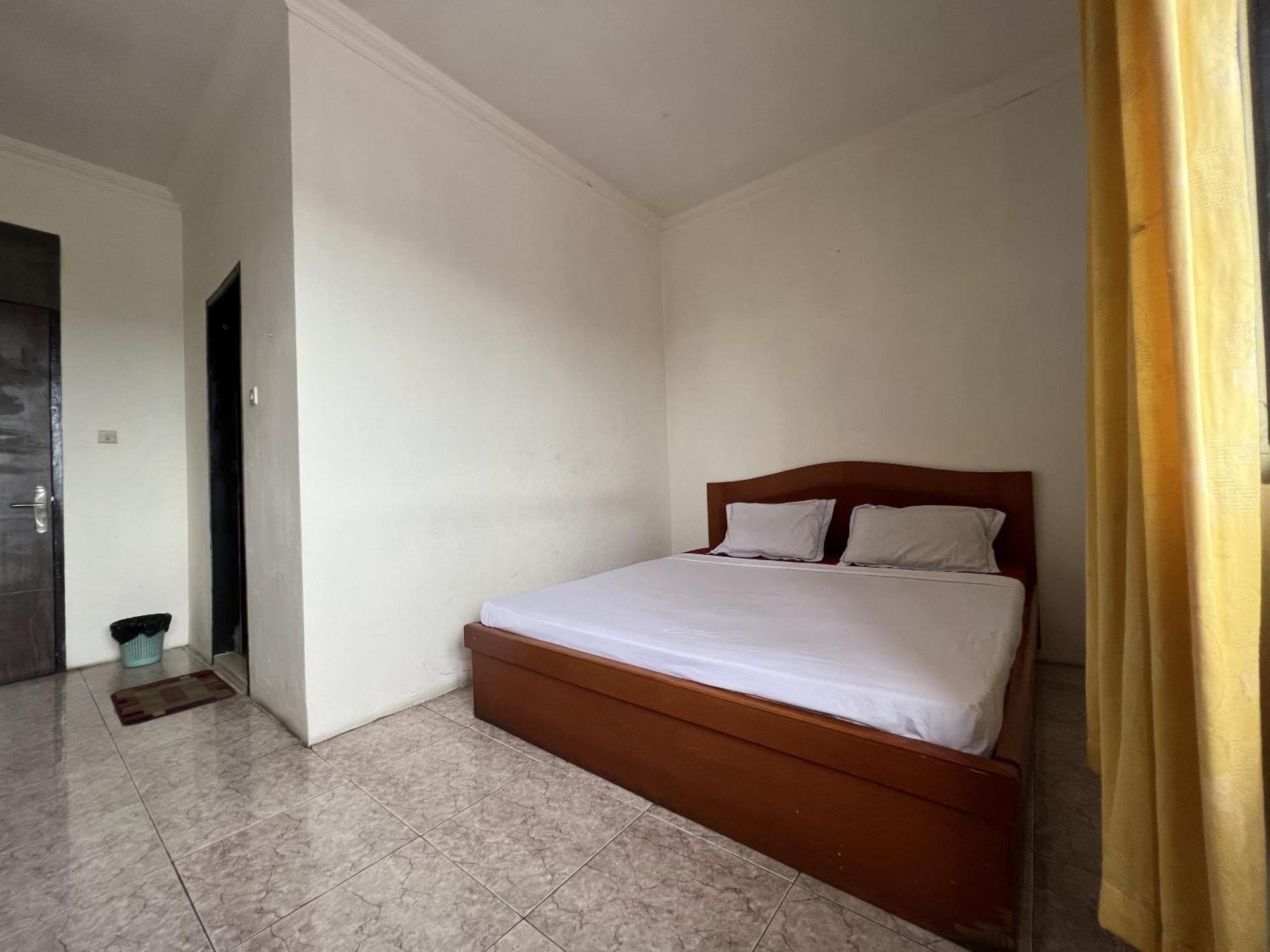 Hotel Oyo 92098 Kost Orange Syariah Makassar Esterno foto