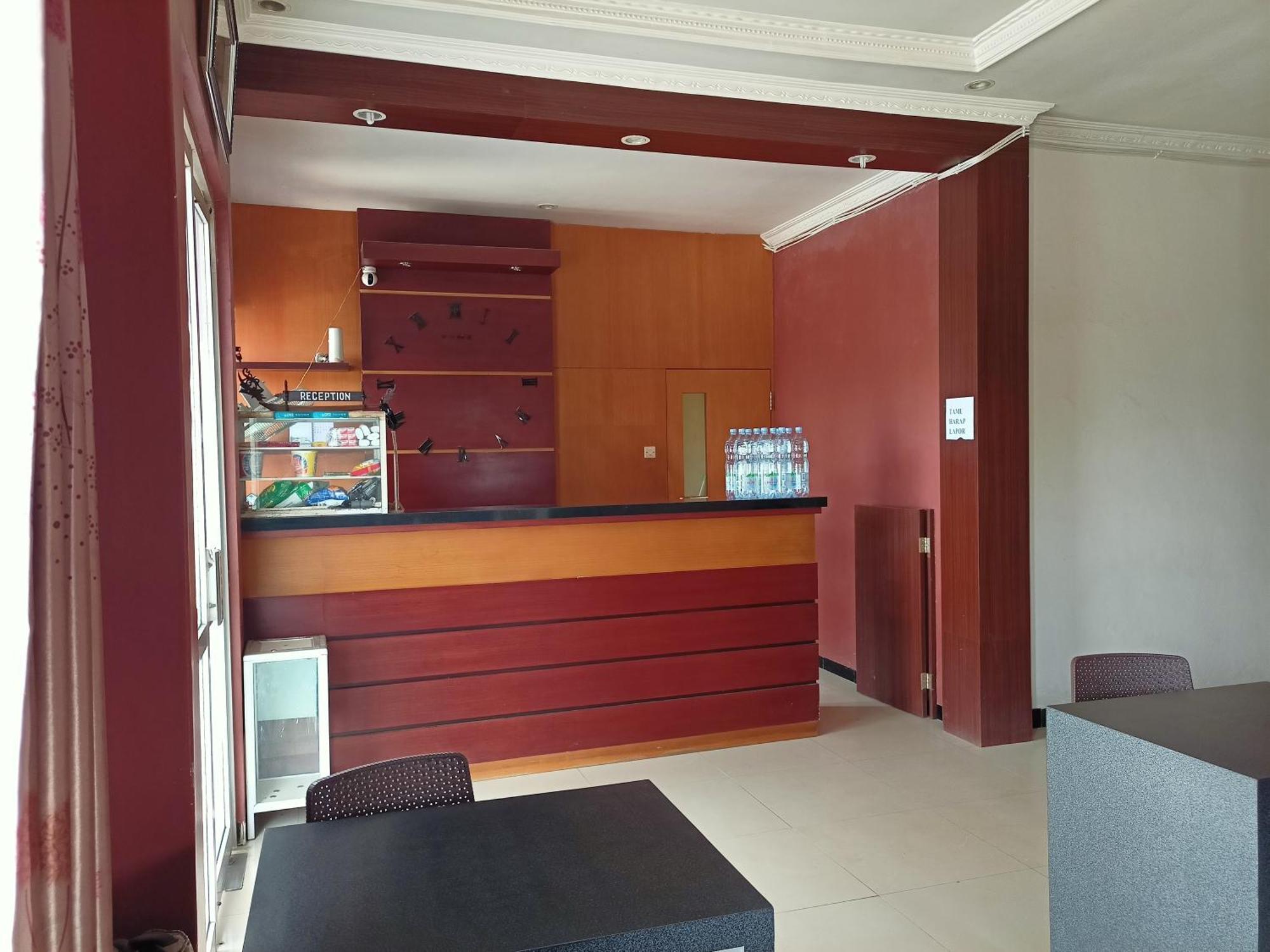 Hotel Oyo 92098 Kost Orange Syariah Makassar Esterno foto